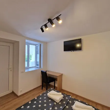 Guest house D *